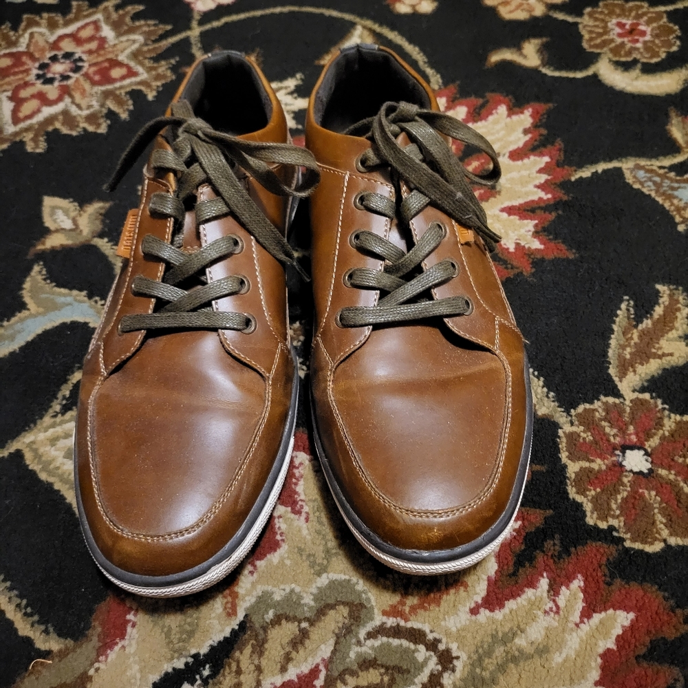 Unlisted by Kenneth Cole Mens size 9m casual shoes